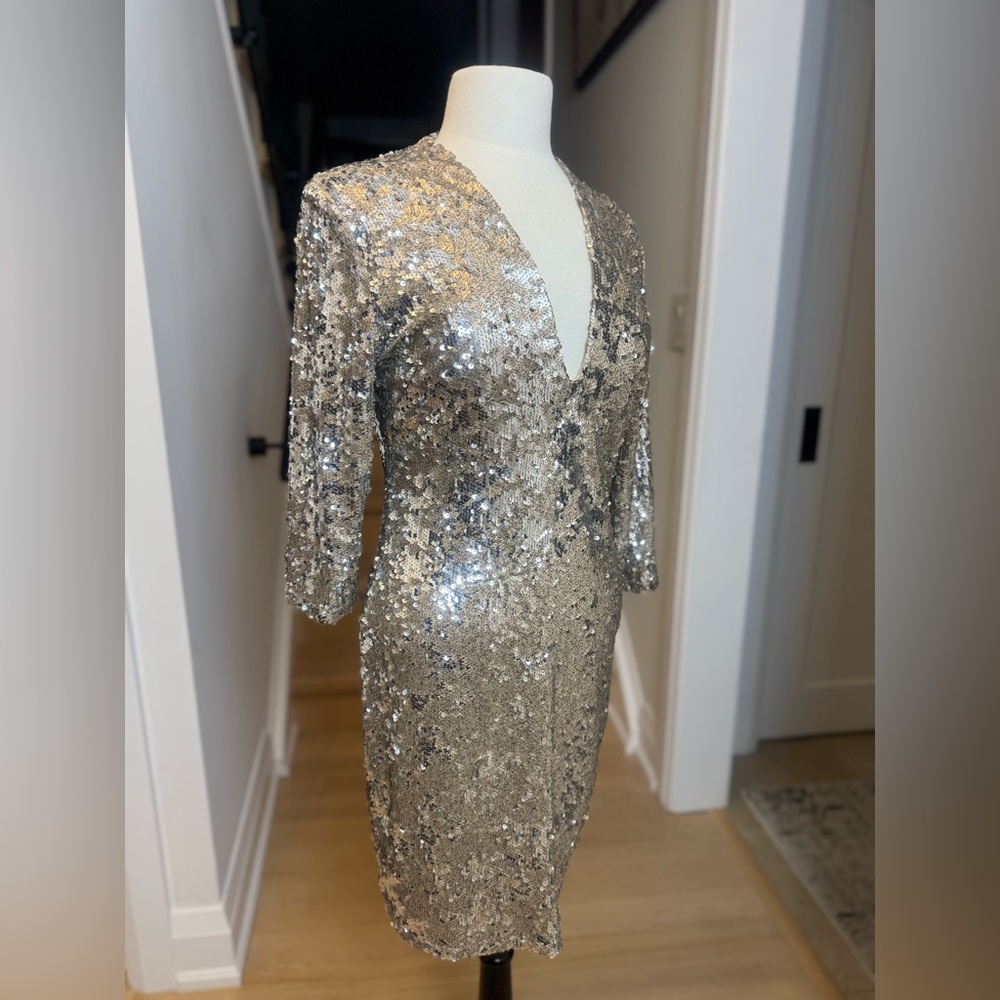 TFNC London Metallic Silver Beige Sequin Bodycon Dress – Size M - Picture 5 of 8